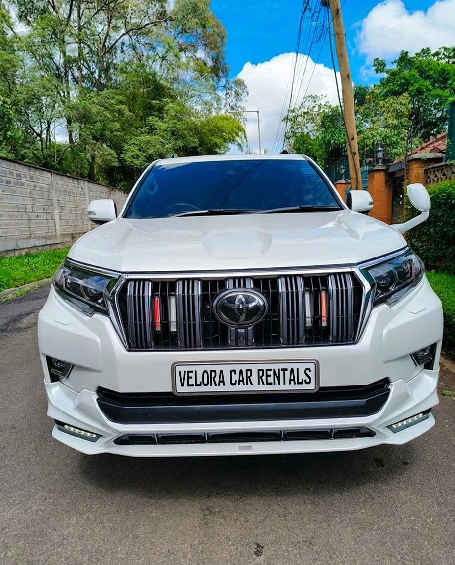 Toyota Land Cruiser VXL (White)